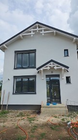 VILĂ parter și etaj, 4 camere, în zona Lempeș, 120 mp utili, 570mp teren, 222500 euro