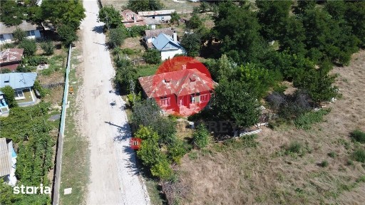 Casa batraneasca cu teren 3.706 mp in Iazurile