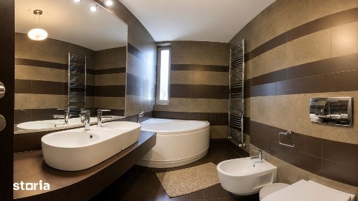 Apartament 5 camere cu gradina privata