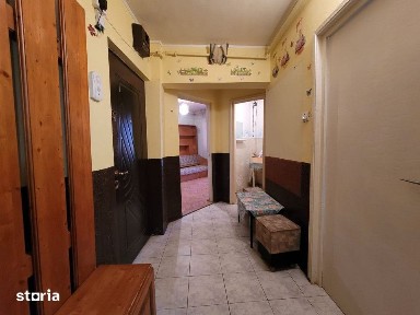 De Vânzare apartament 3 camere Micro 16