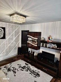 Apartament cu 2 camere 42 mp, semidecomandat, cu loc de parcare