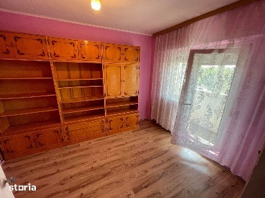 Chirie apartament 4 camere, etaj 2, lift, Micro 16