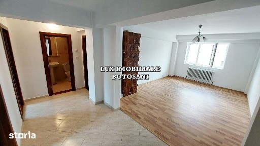 Apartament 3 camere, zona Clinicii Lux-Ro