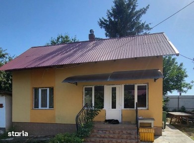 CASA cu TEREN 7.3 HECTARE INTRAVILAN in Zvorastea Suceava