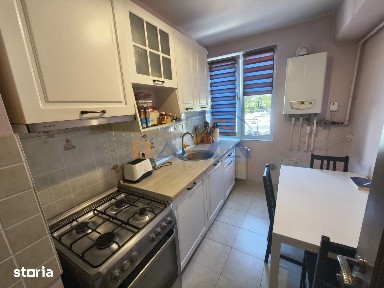Apartament 2 camere de vanzare, Piata Revolutie, etaj 1, Baia Mare