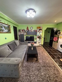 Vand apartament in Zavoi,bloc 20