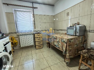 De vanzare Apartament 4 camere Constanta Inel II