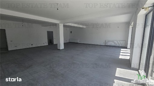 Cladire 240mp cu 2 spatii comerciale la inchiriat in centru Domnesti