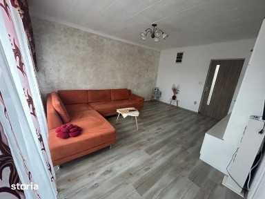 apartament decomandat 5 camere,96 mp utili-Padurea Verde, 2 bai, balco