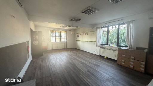 Vila 11 camere grădinita, azil cu 700 mp utili cu 1.300 mp teren