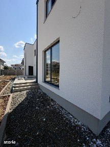 Duplex, despartit prin camera tehnica, 4 camere, 111mp utili in Giroc