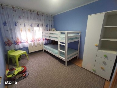 Inchiriez PB Rogerius, Parter, 3 camere, 2 bai, living, Parcare, 80mp