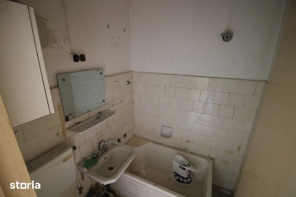 Garsoniera str. Siderurgistilor, 29,5mp, parter cu balcon