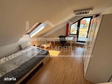 De închiriat apartament cu 3 camere zonă centrală, lângă Cetate