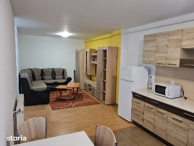 Inchiriez apartament de 3 camere