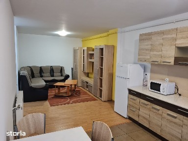 Inchiriez apartament de 3 camere