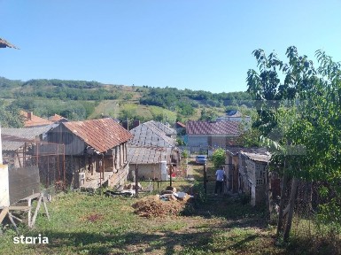 Casa 5 camere, 146 mp, 1100 mp curte, zona Fratostita