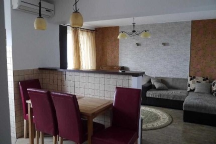 Inchiriez apartament cu 3 camere