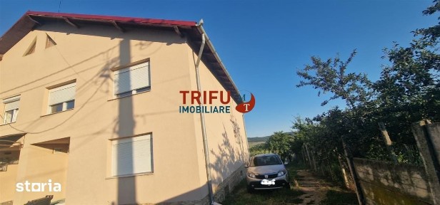 Casă tip duplex nouă cu 4 camere, teren de 936 mp și pivniță