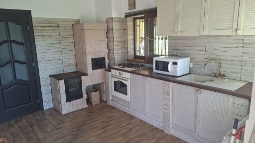 Inchiriez casa cu 3 camere in Cornu de Jos (Campina)