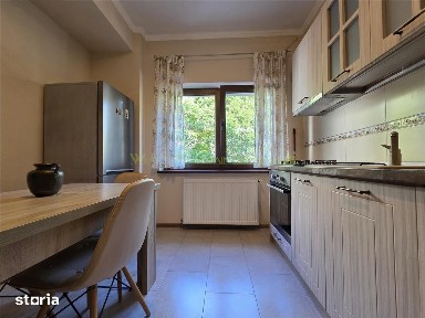 Apartament central cu acces la gradina si 2 locuri parcare