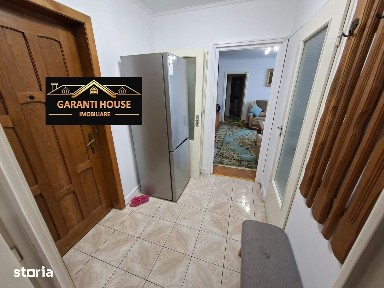 George Cosbuc, apartament cu 3 camere, semidecomandat, 320€/Luna