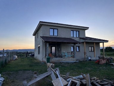 Casă noua de vânzare