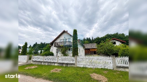 Casă P+M cu teren de 1.000 mp, situată la marginea pădurii