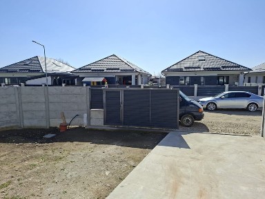 Casa noua,moderna,pe parter confort,liniste si spatiu perfect !