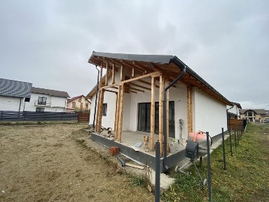 Casa Parter Curtea de Arges ( zona Primaveri )