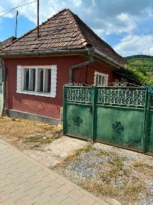 Casă de vănzare în zonă centrală