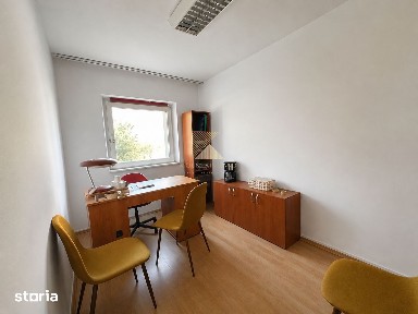 Spatiu pentru birou | 10 mp | intrare separata | baie | Judetean