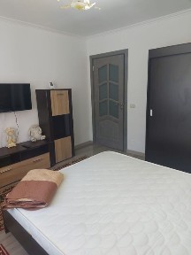 Inchiriez apartament cu 2 camere