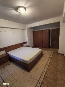 inchiriez 2 camere decomandat Unirii/Centrala Proprie