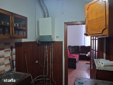 Închiriez apartament cu două camere, zona Iosefin-Sinaia