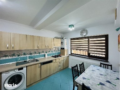 Casa de inchiriat - 4 camere, gradina si parcare - C. Arhitectilor
