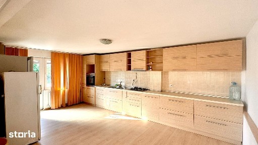 Casă cu 5 camere de închiriat, zonă urbană pentru muncitori