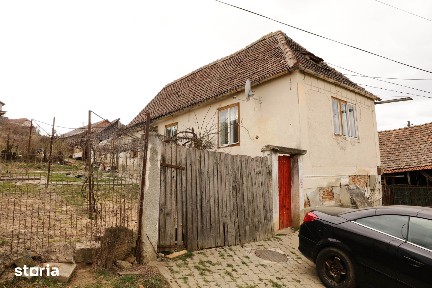 Casă cu teren de 792 mp în Bazna