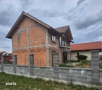 CASA INDIVIDUALA la rosu 1400mp teren