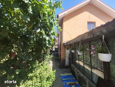 Casa 4 camere, teren 250 mp, localitatea Podari, zona Profi Loco.