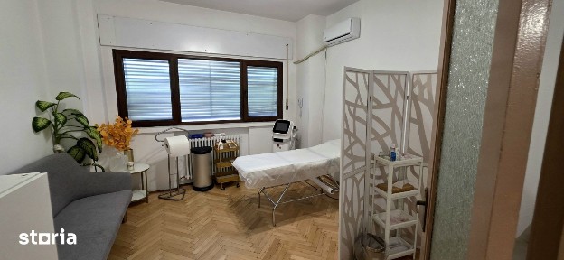 Apartament 2 camere de vânzare în zona Universitate - 70 mp, etaj 1