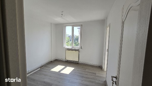 Vand apartament cu 2 camere decomandate