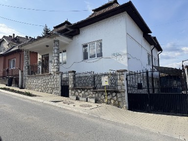 Vând casă in Aiud zona Parc
