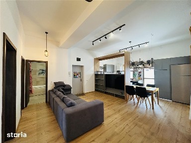 Penthouse de închiriat în Sibiu - 4 camere, terasă mare și parcare