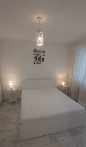 Închiriez apartament 2 camere,B dul Dacia,zona Palatul Episcopal