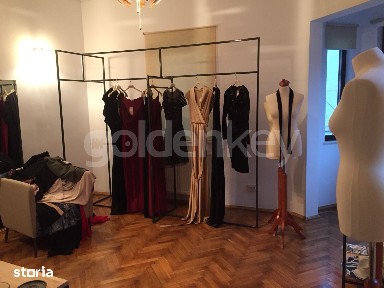 Spatiu cu 3 camere in vila potrivit pentru birouri