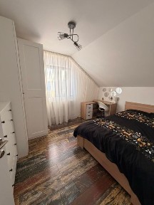 Casă P+1 construită în 2020, panouri fotovoltaice 6 kW, teren 500 mp
