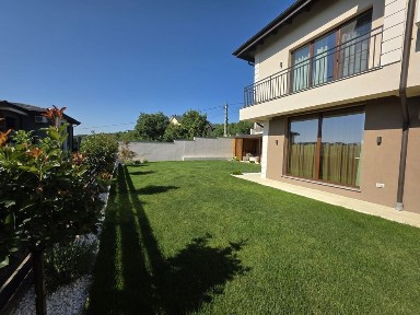 Casa Premium - str Cetatii langa Manastirea Cetatuia la 2km de bld Poitiers, 4camere, 3 bai