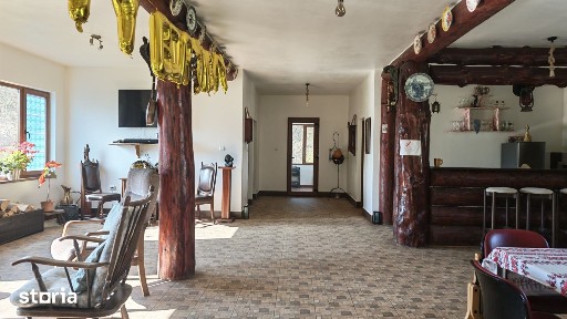 Casa cu 5 camere, 2 etaje, curte mare