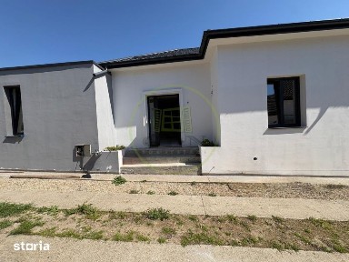 Casa 4 camere, teren 350 mp, localitatea Podari, zona Profi Loco